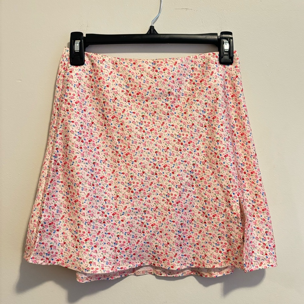 Floral mini skirt